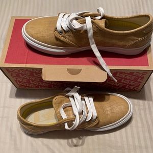 Camden Delux Croc Camel Vans